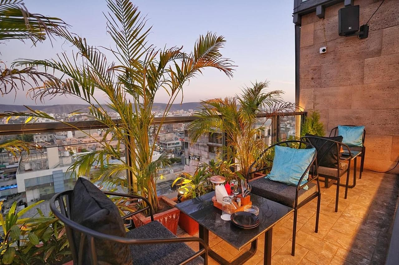 El DORADO Hotel Sky Bar & Club