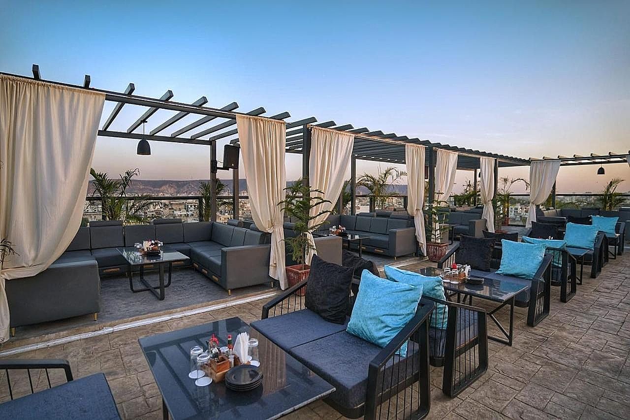 El DORADO Hotel Sky Bar & Club