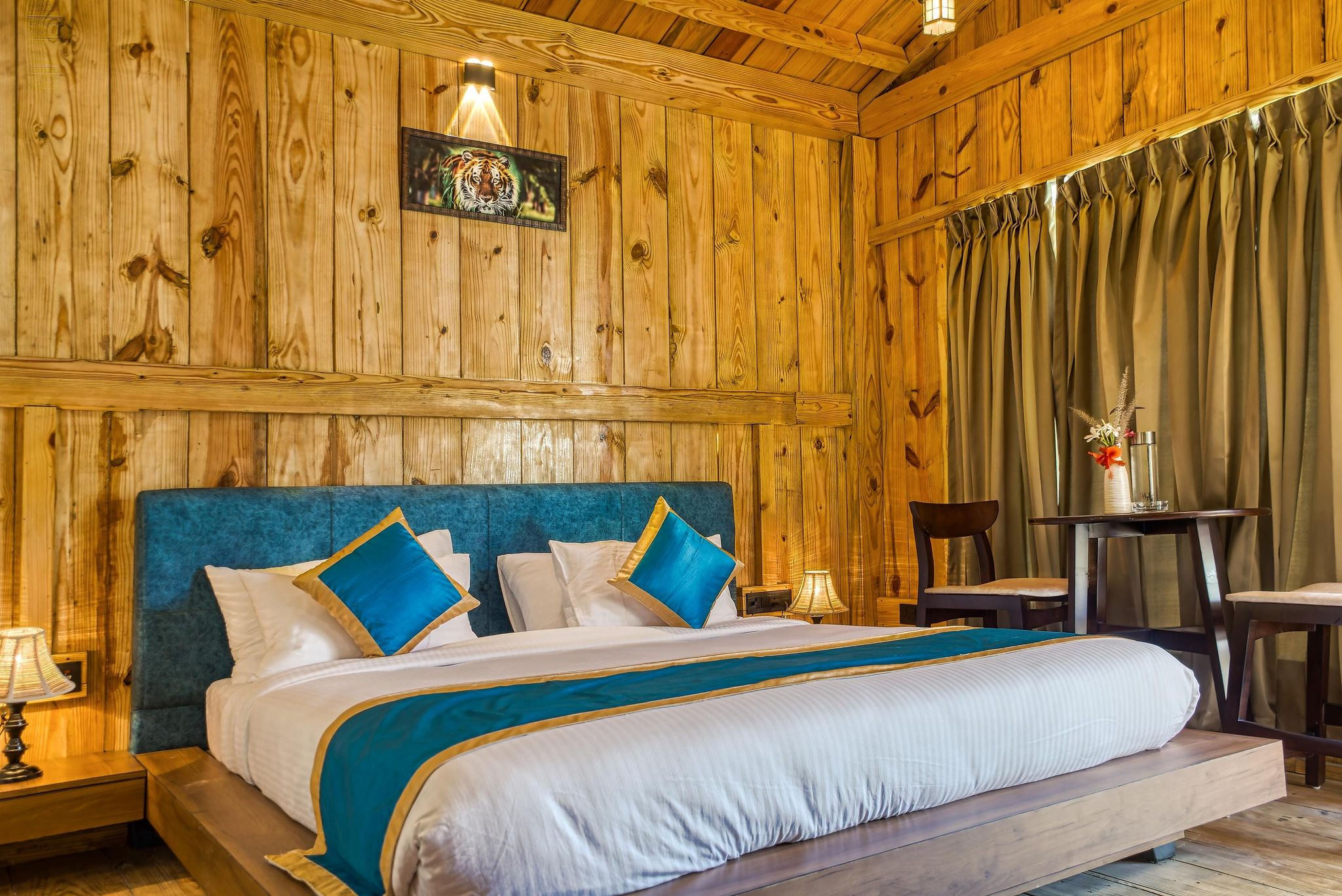 Pumpkin Hotel's Tusk N Woods Treehouse Cottages 2