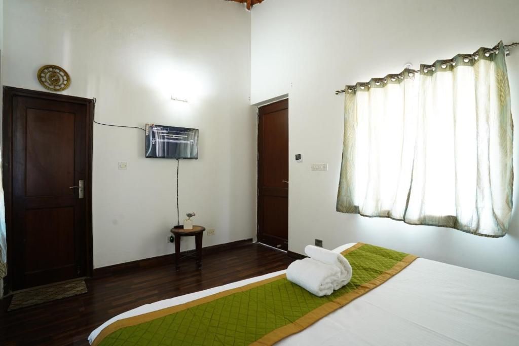 Hotel Malang By Baakhei Bhimtal Executive Room 2