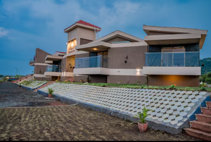 LE FROMAGE CHEESE VILLAGE