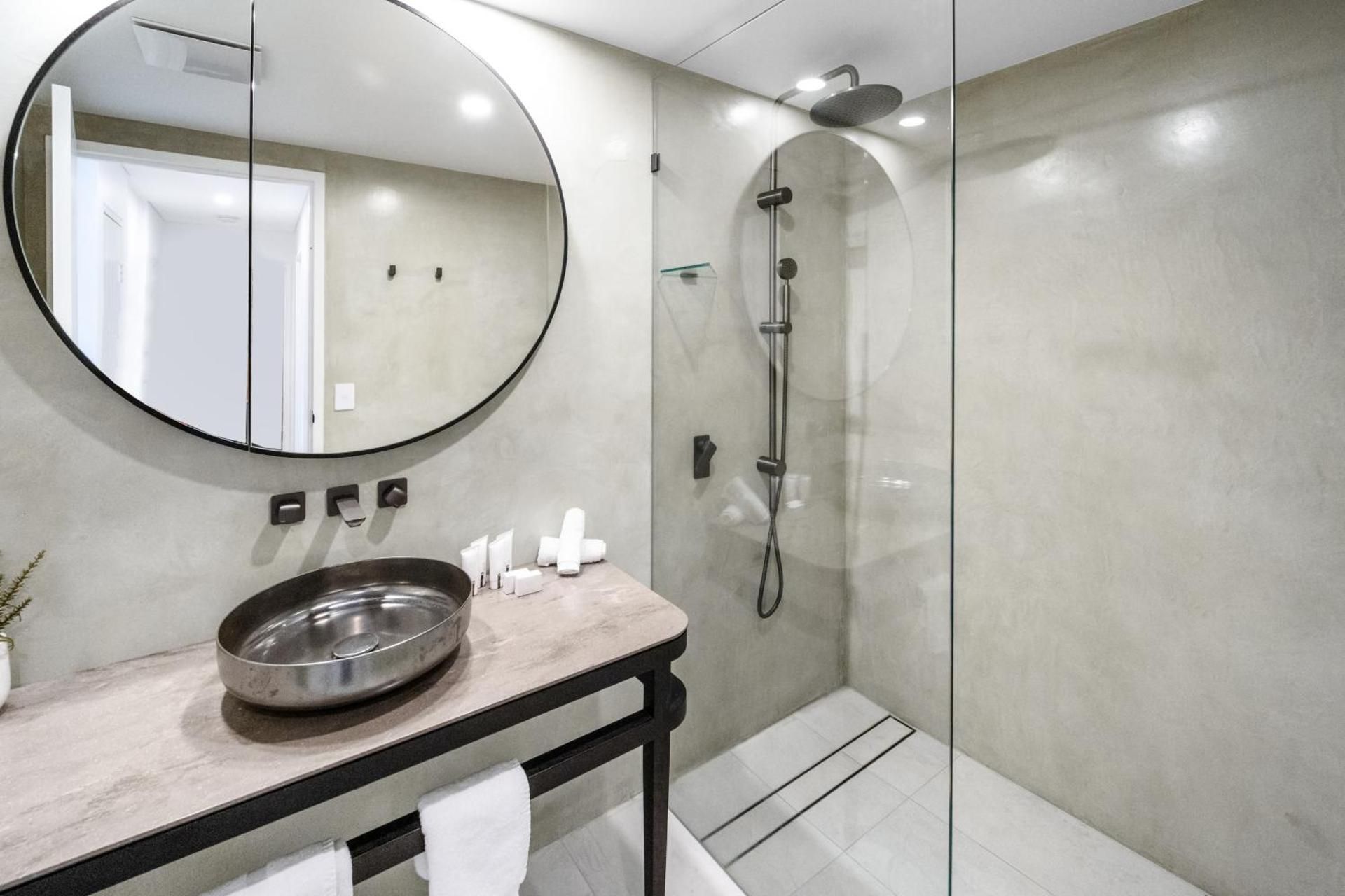 Superior Two-Bedroom Apartment with Balcony (Apt 11)