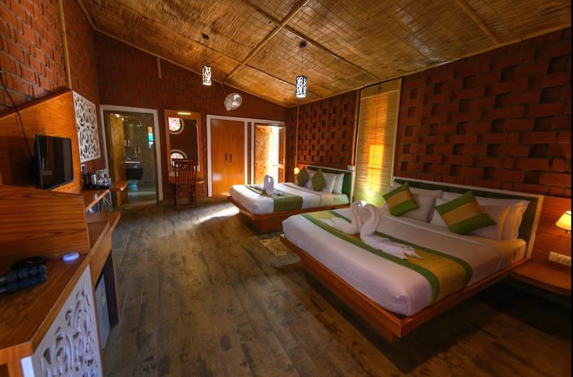 Zone Connect by The Park Lansdowne Family Room 2