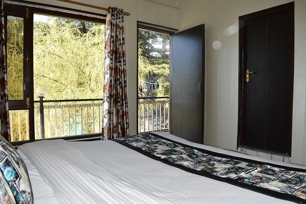 Hotel Fontana Standard Room 12