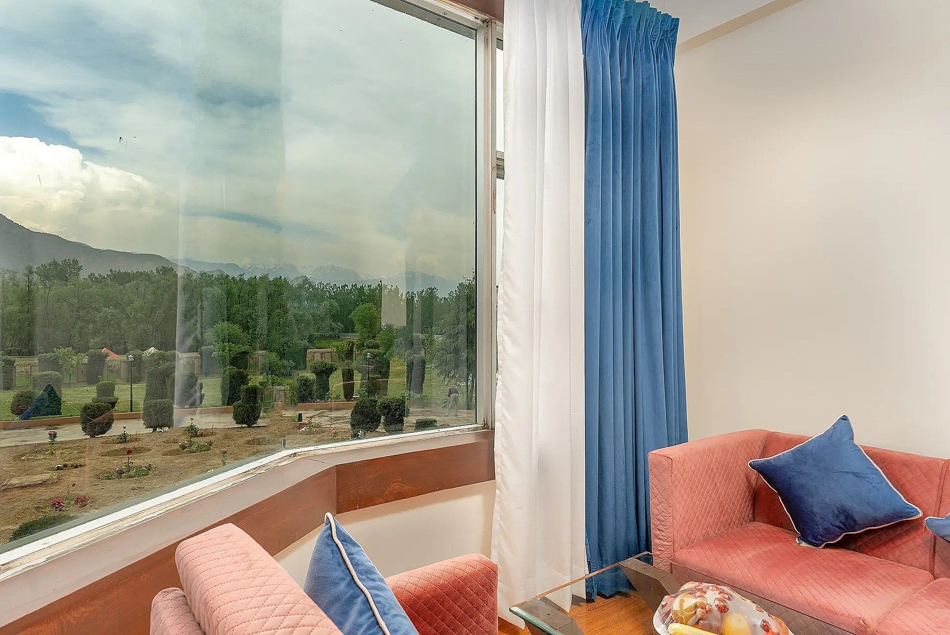 Premium Room with Highway View