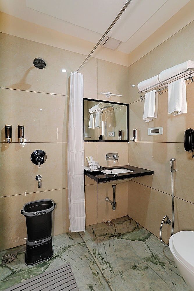 undefined Hotel Dolphin Grand 6