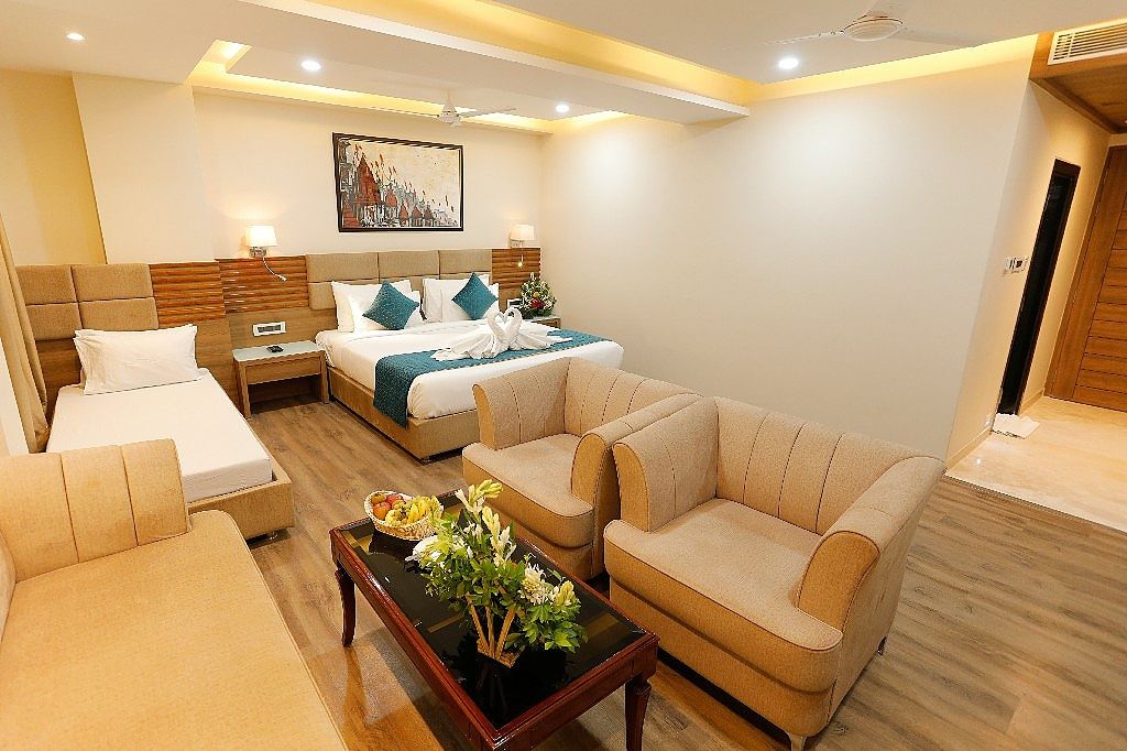 undefined Hotel Dolphin Grand 7