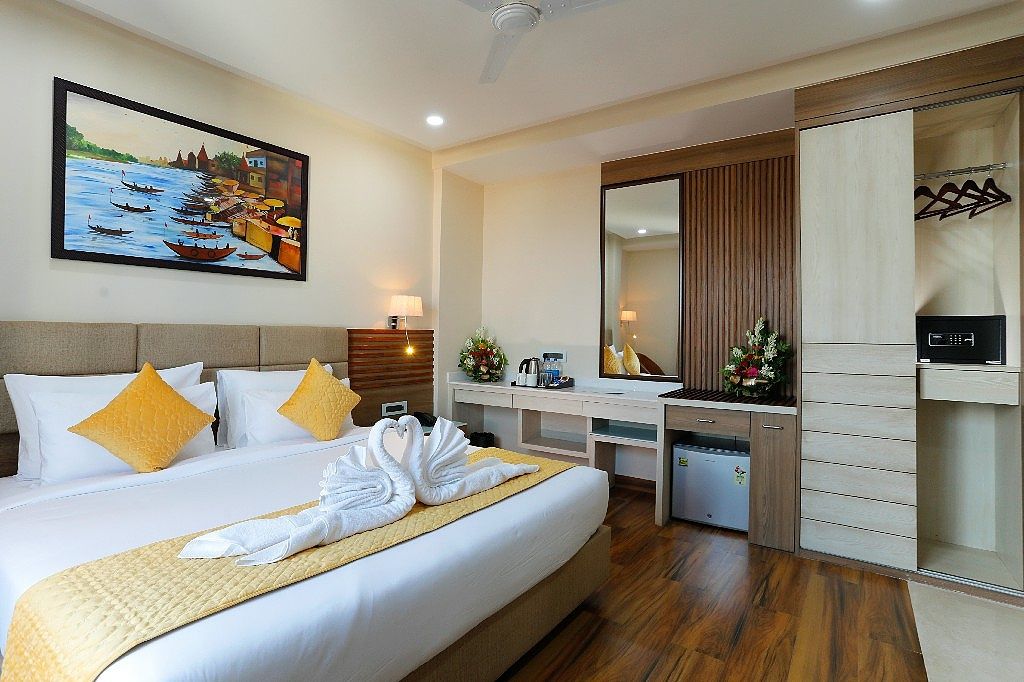 Hotel Dolphin Grand Superior Double Room 10
