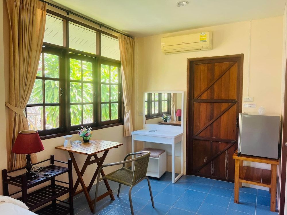 Krabi Discovery Resort Deluxe Bungalow 4