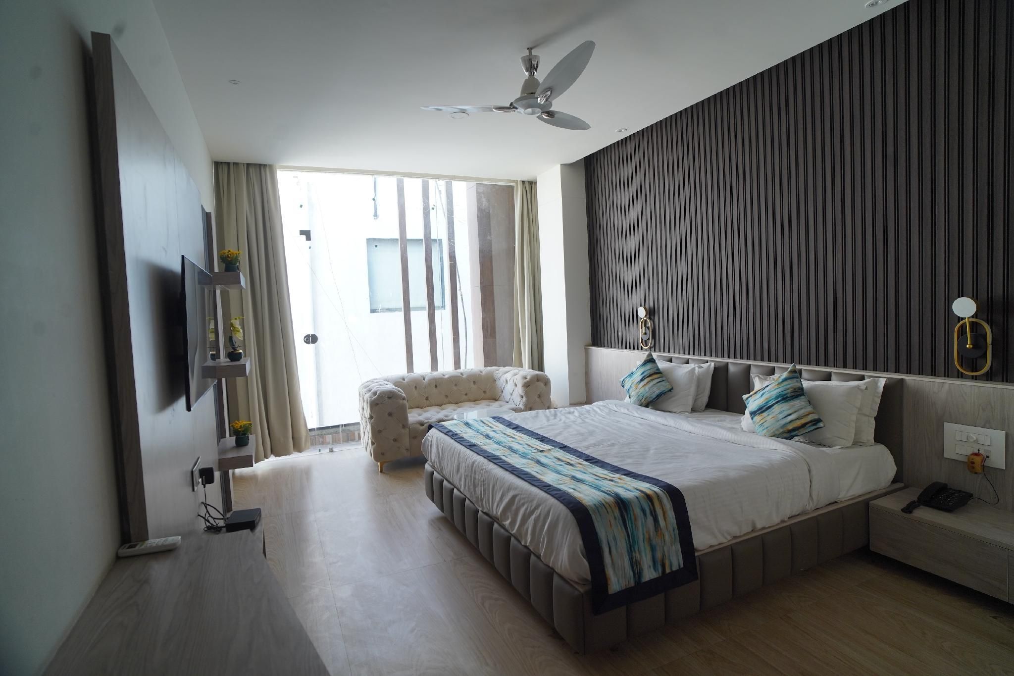 Premium King Room