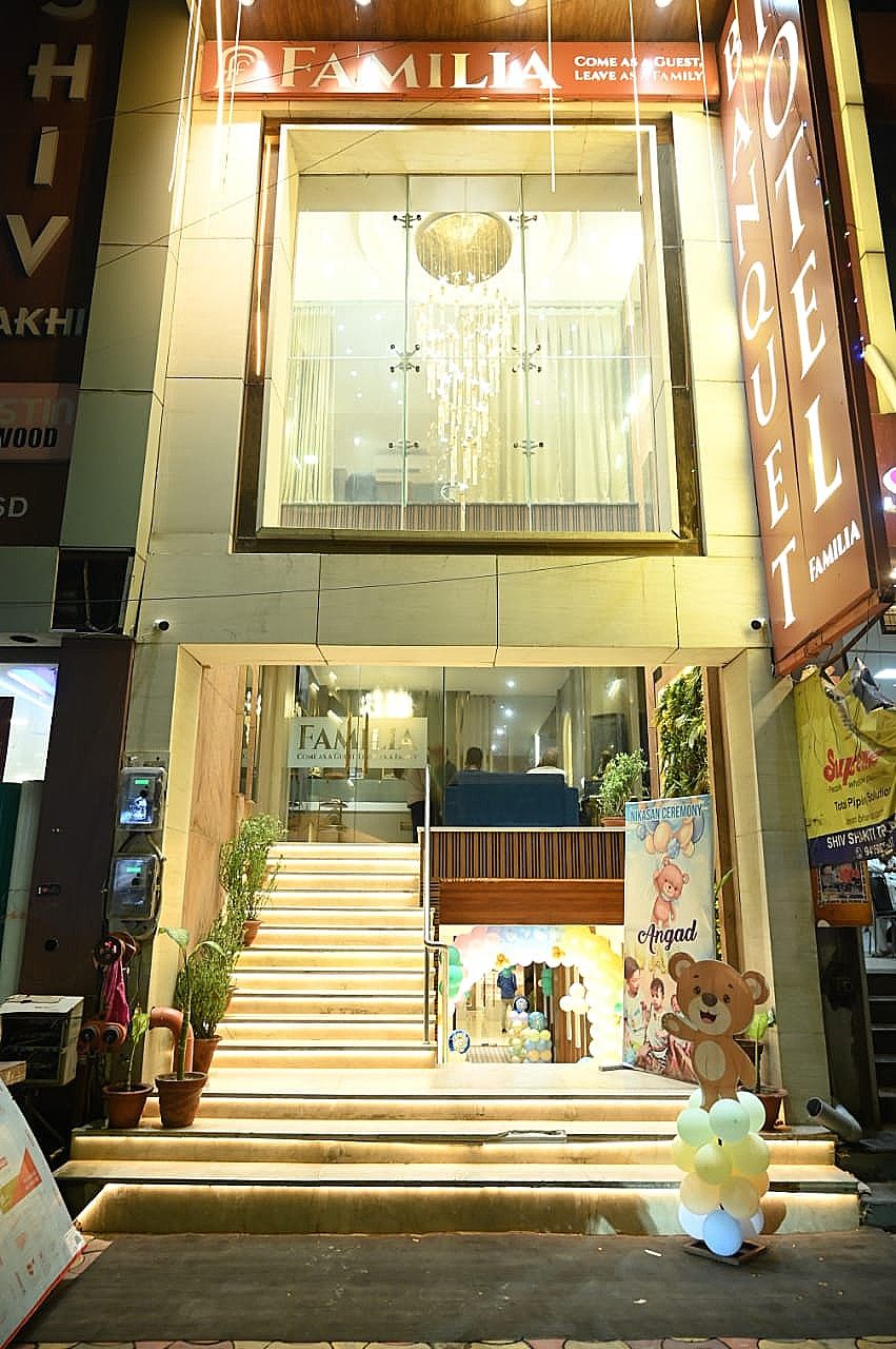 undefined Familia Hotel 10