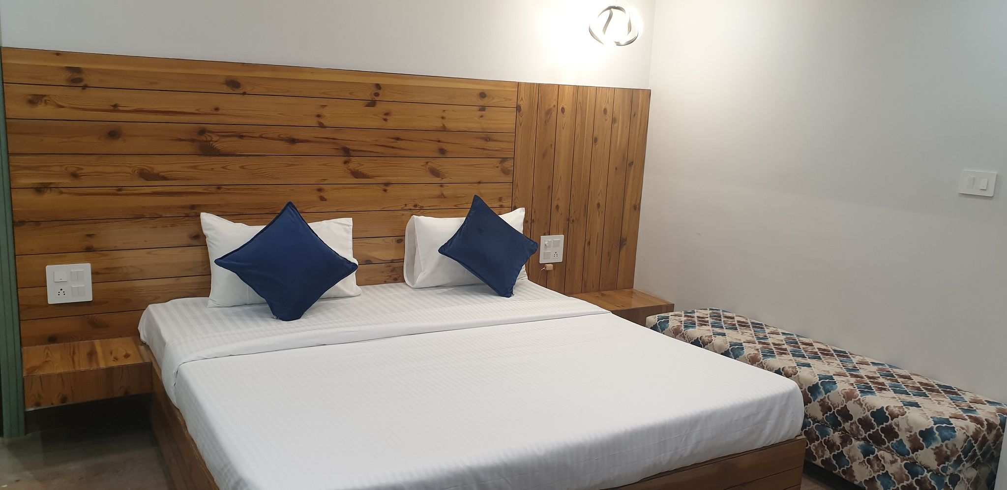 Hotel Grand Maurya Standard Room 4