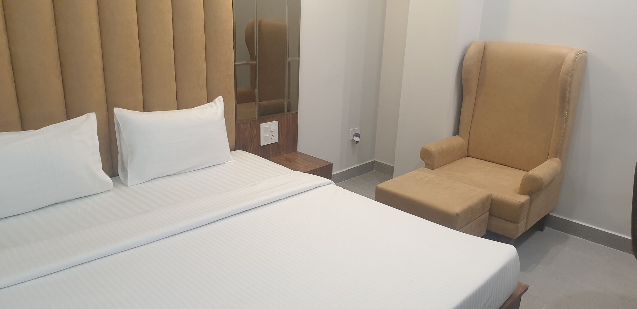 Hotel Grand Maurya Standard Room 3