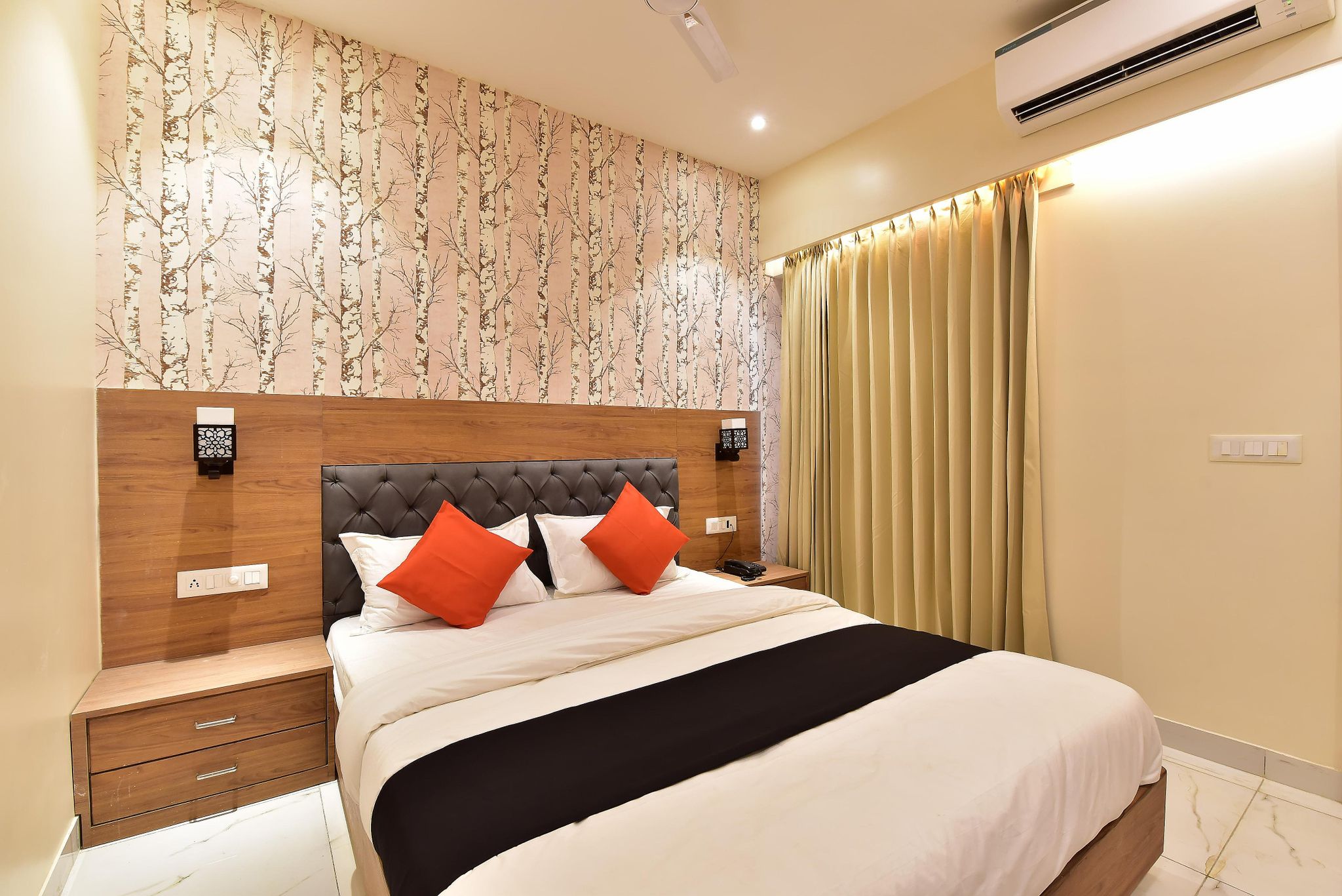 Hotel Ekana Deluxe 5