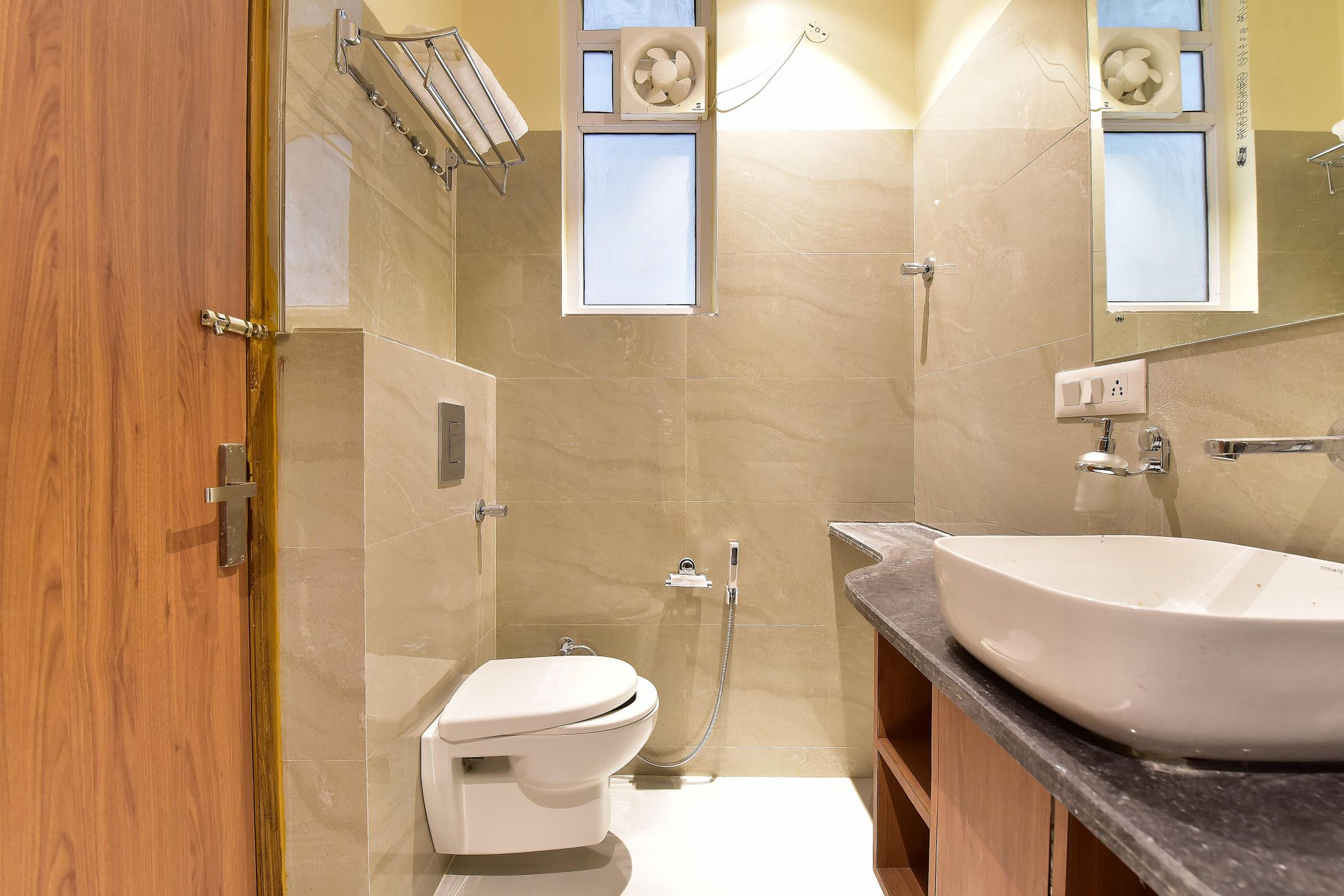 Hotel Ekana Deluxe 8