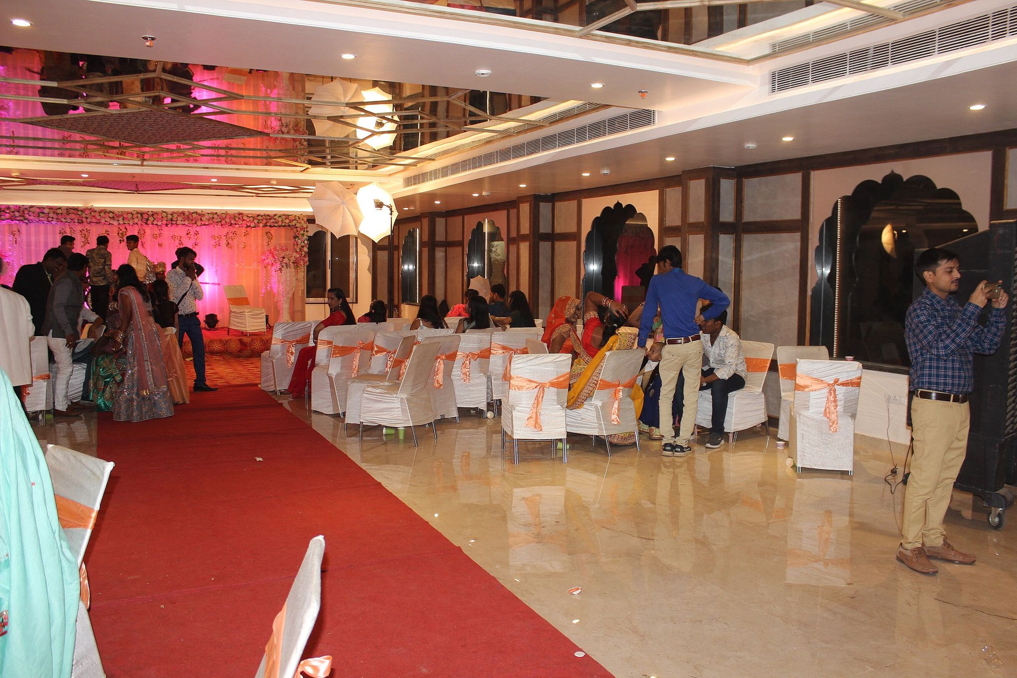 Food & Dining