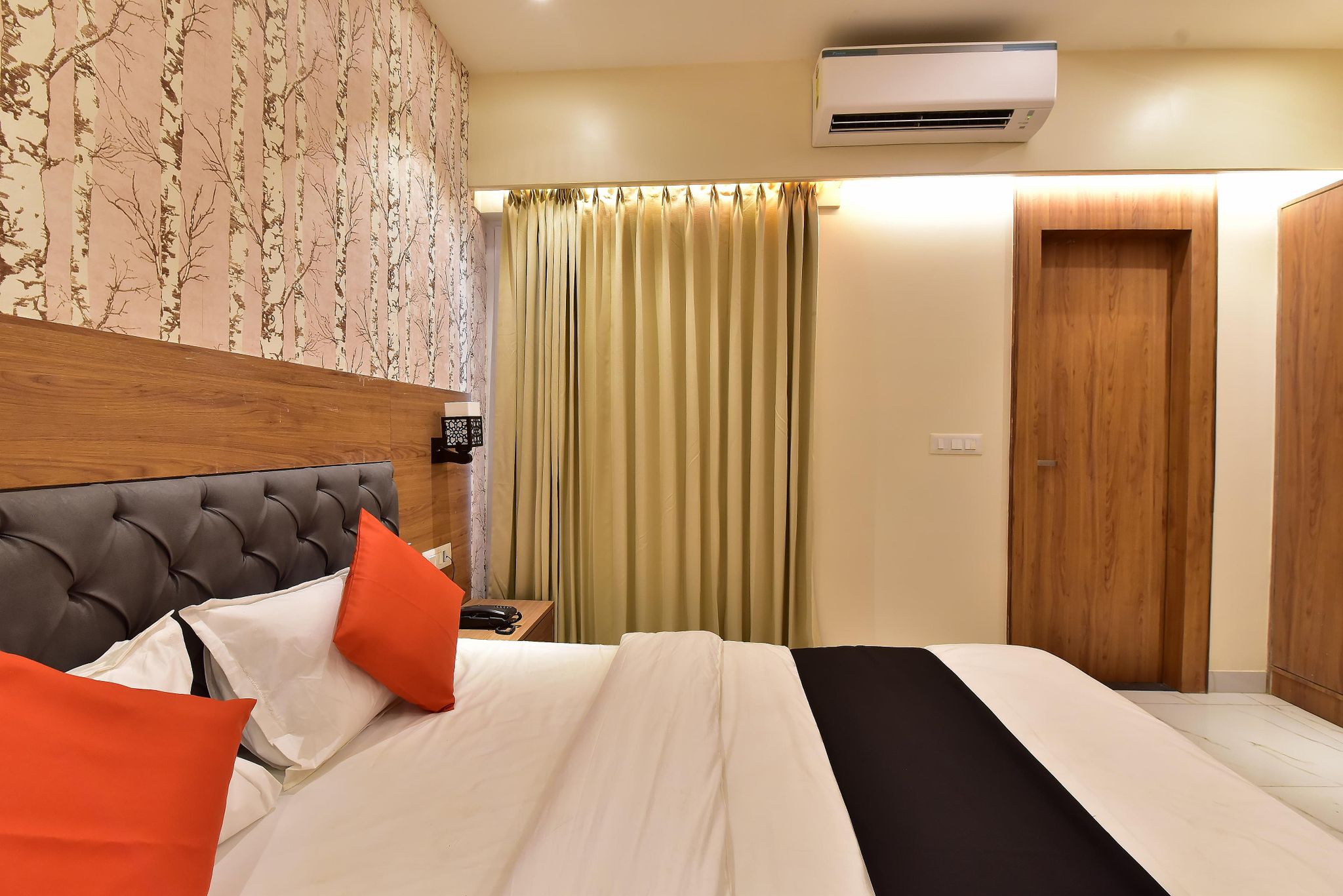 Hotel Ekana Deluxe 4