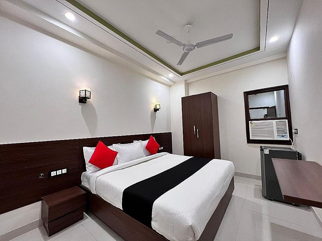 HR Grand Hotel Jasola by FMJ Homestead Deluxe Room 3