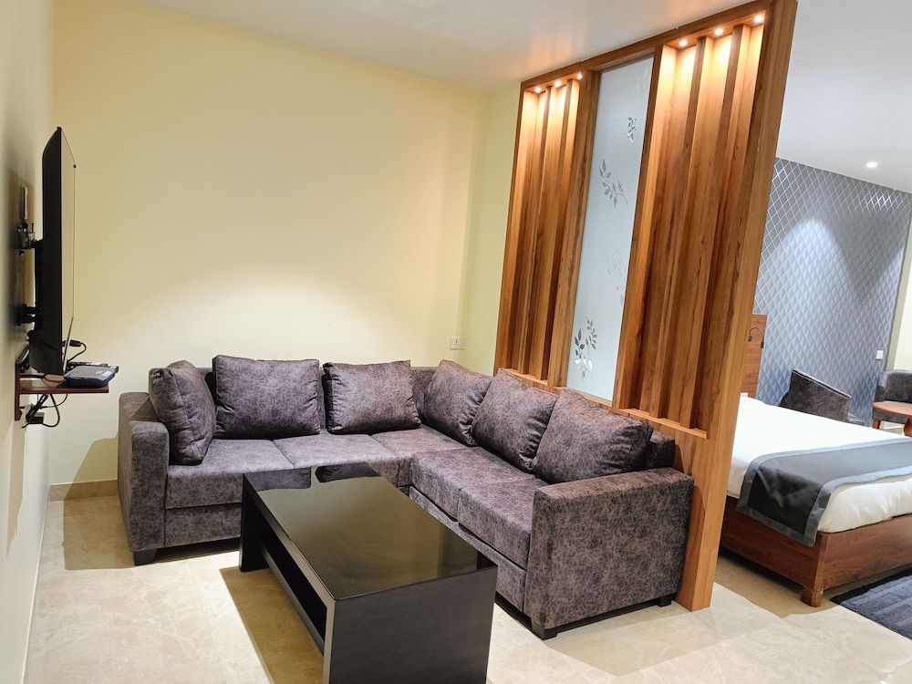 undefined HOTEL GOLDEN ORCHID 2