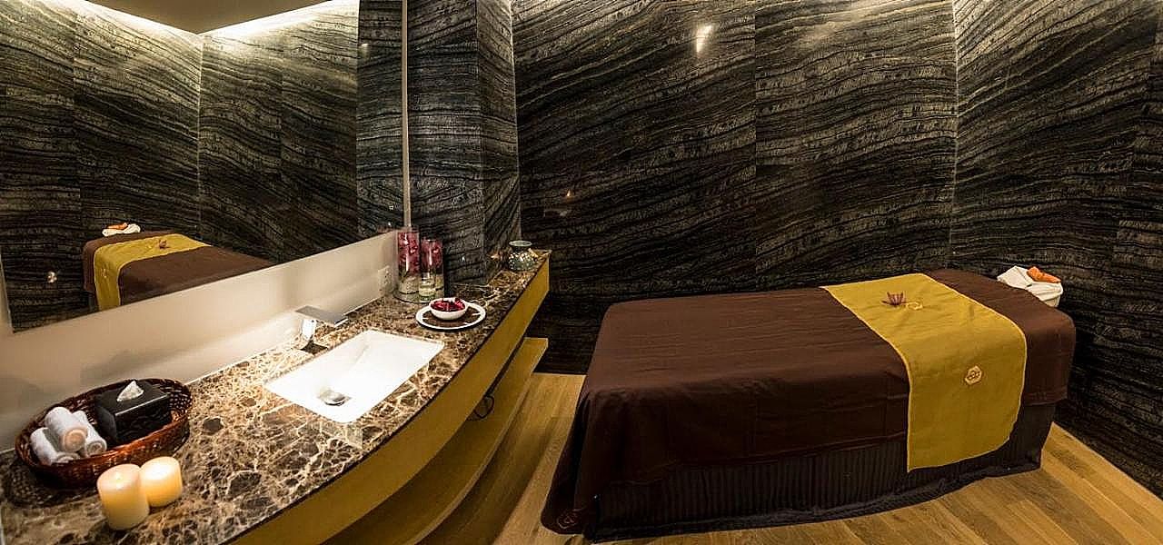 BLVD Club - Near BENGALURU AIRPORT Deluxe Room 4