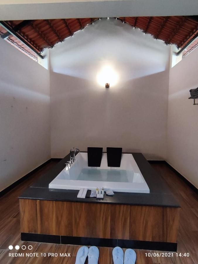 Tuli Veer Bagh Resort Turia Deluxe Cottage