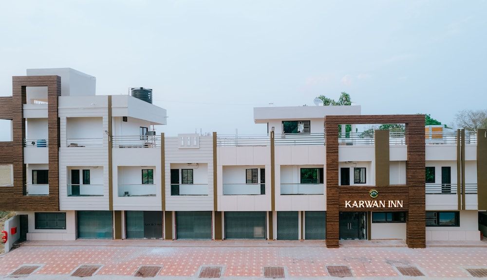 Bajaj's Karwan Inn