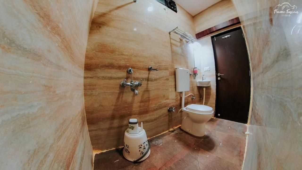 Bajaj's Karwan Inn Executive Room 8