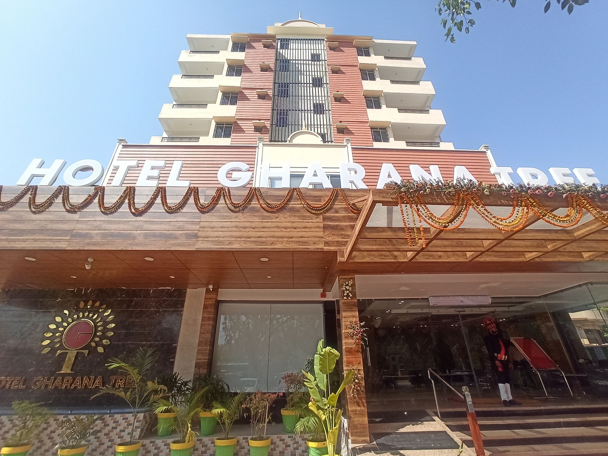 Hotel Gharana Tree