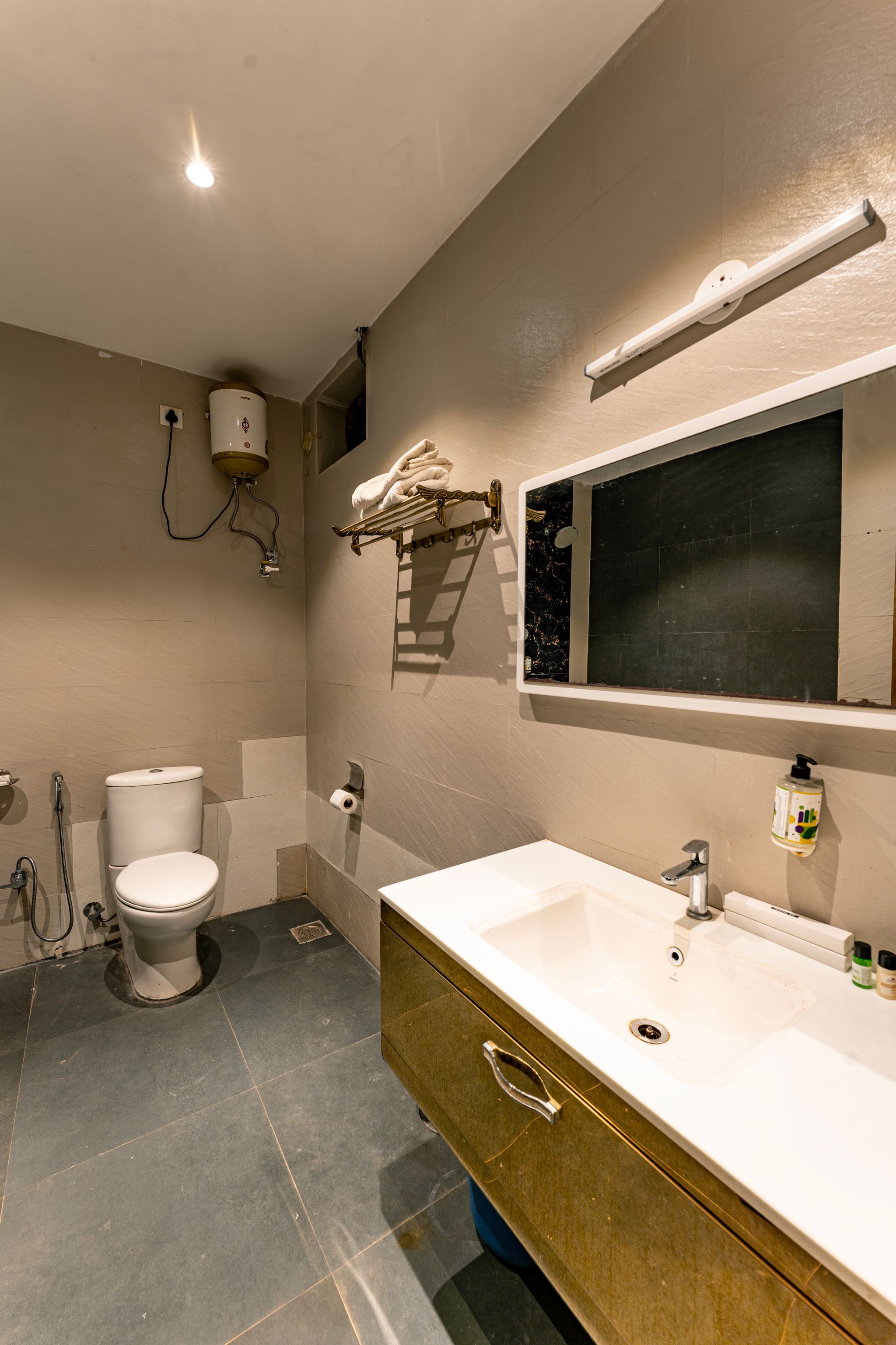 Premium Pool Side Room