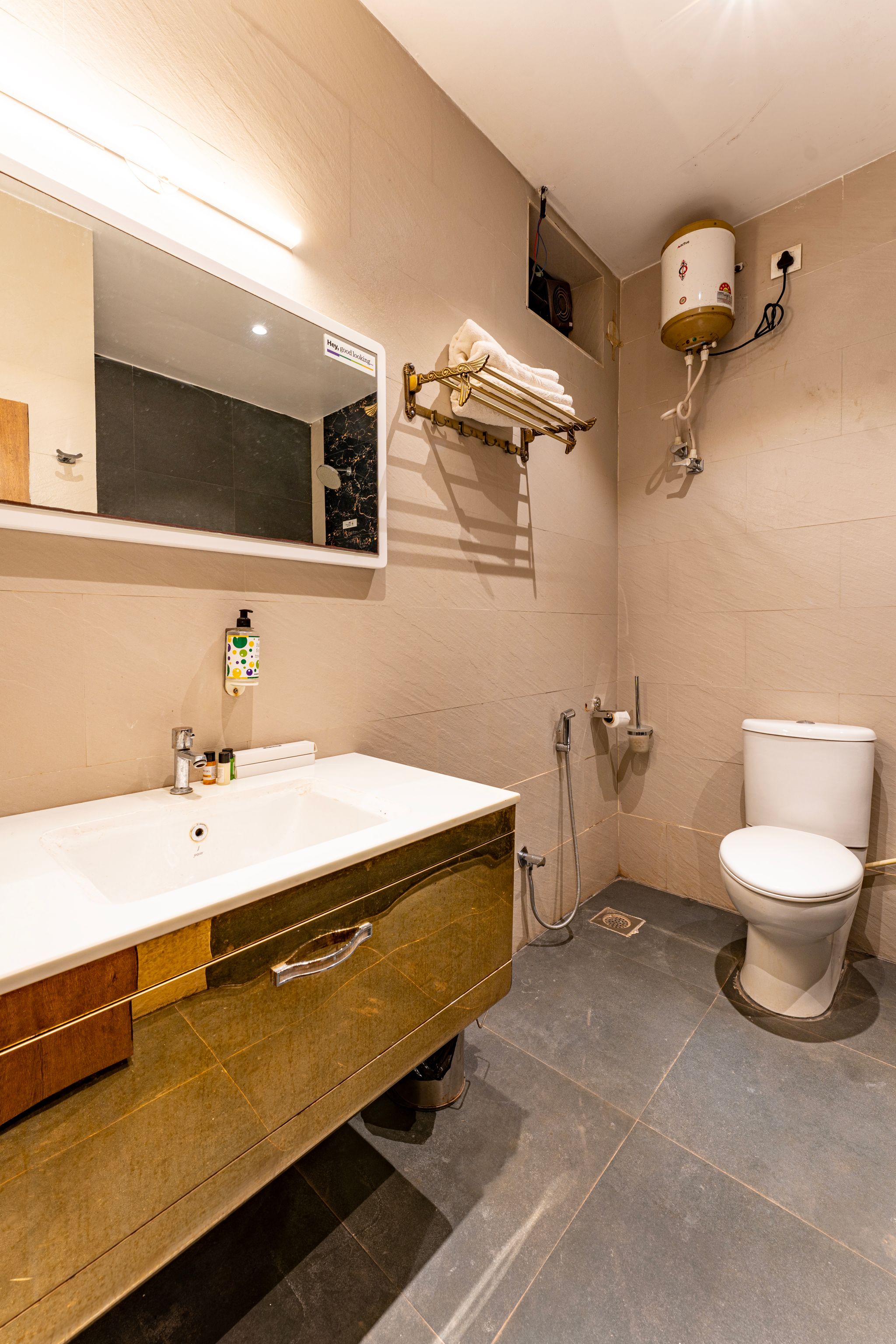 Ravissant Standard Room 6