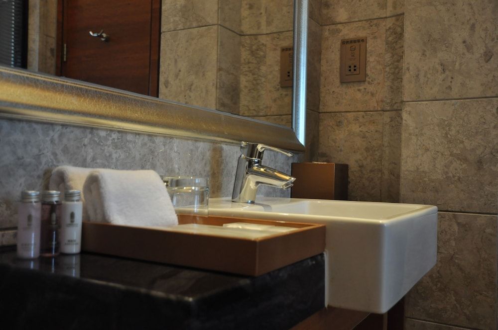 Vertical City Hotel Superior Room 5