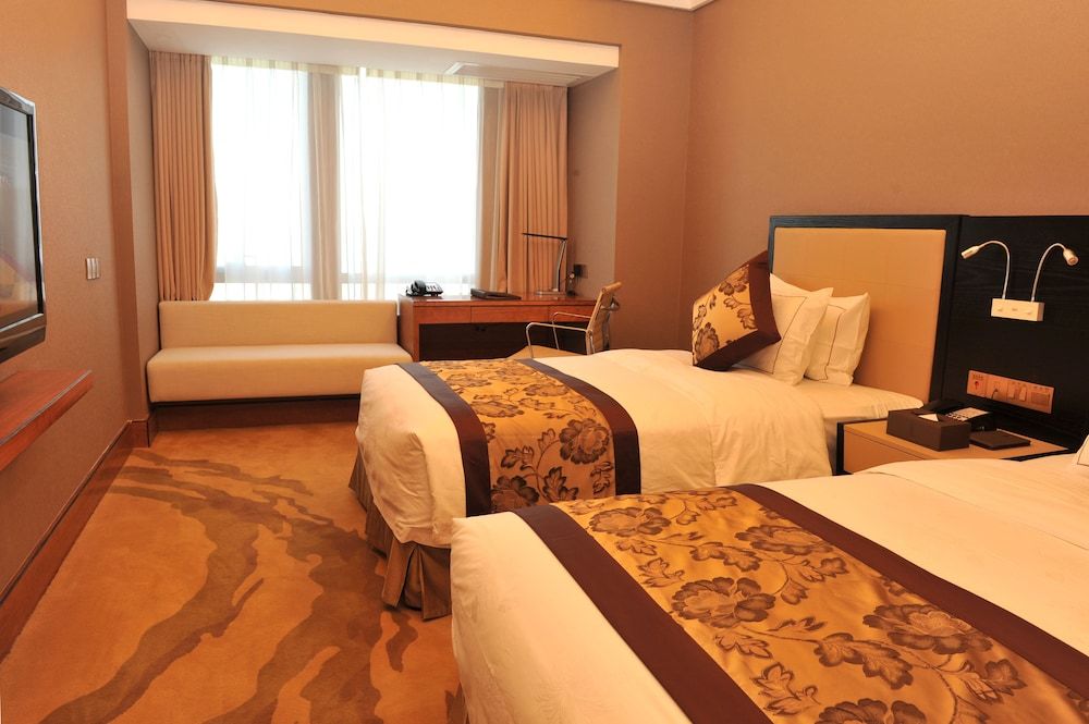 Vertical City Hotel Deluxe Twin Room 2