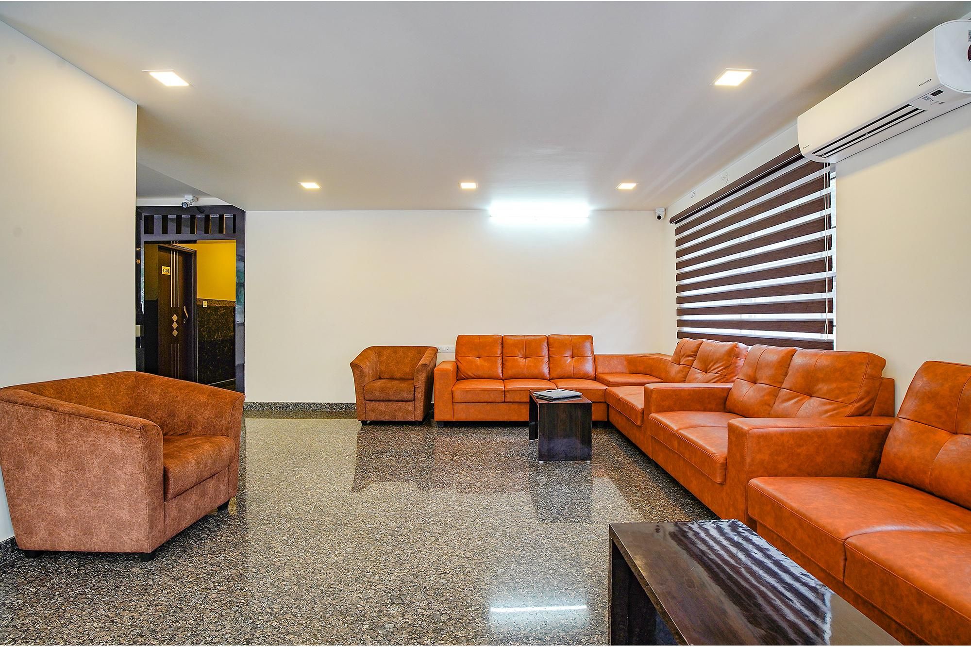undefined FabHotel Greenwood Xpress Inn 4