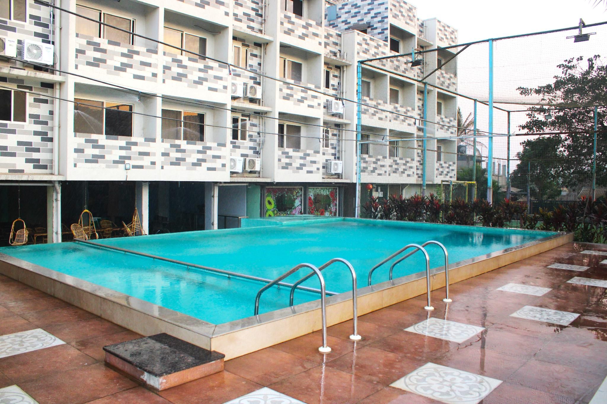 Swimming pool