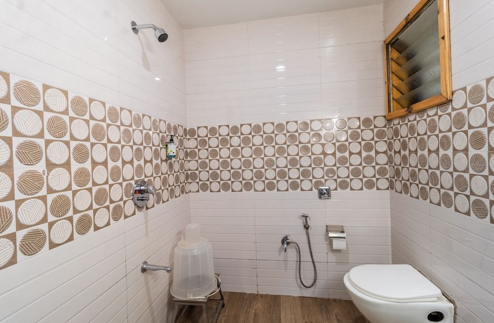 Saga Resort Deluxe Double Room 9