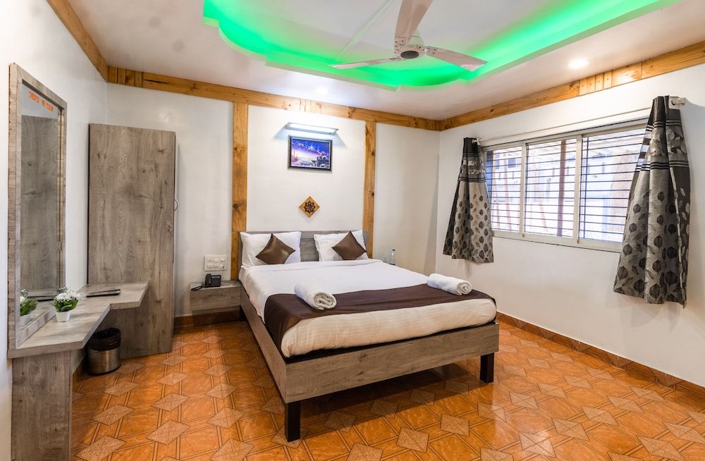 Saga Resort Deluxe Double Room 5