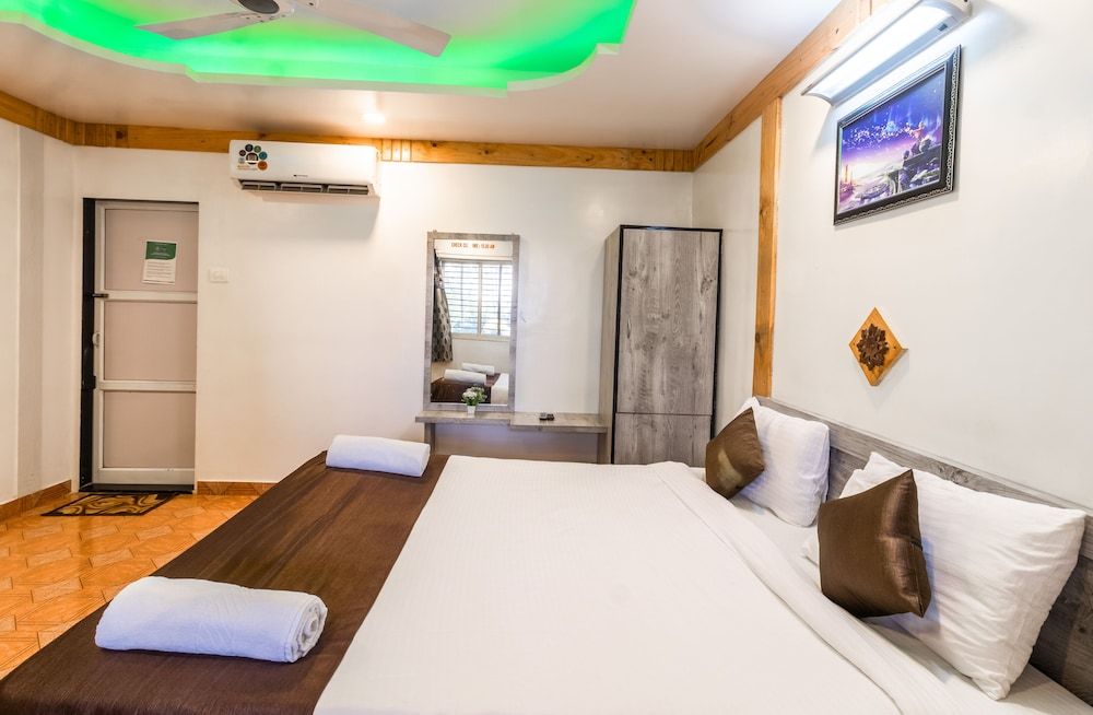 Saga Resort Deluxe Double Room 6