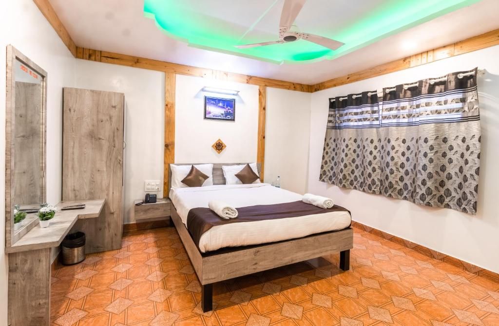 Saga Resort Deluxe Double Room 3