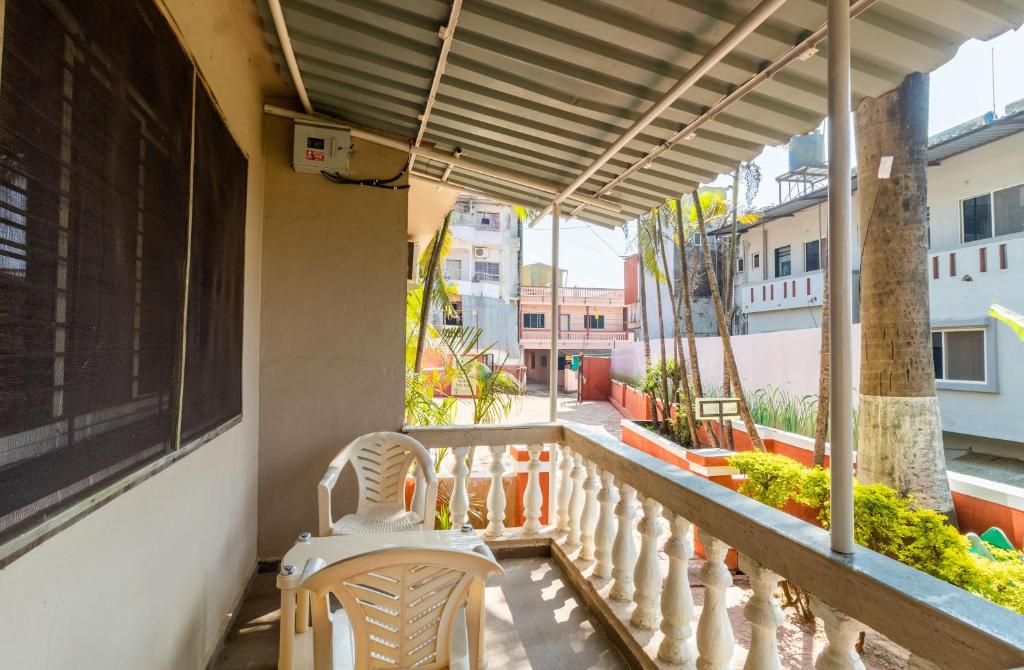 Saga Resort Deluxe Double Room 8