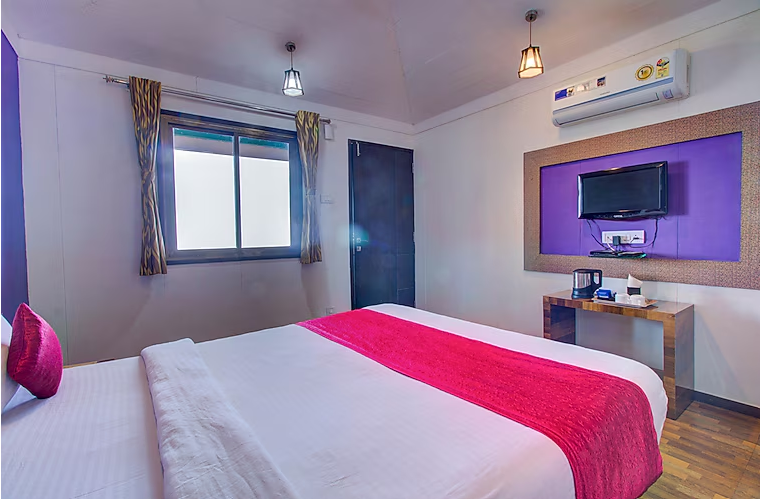 Hotel Rainforest Panchgani Deluxe AC Room With Balcony 2