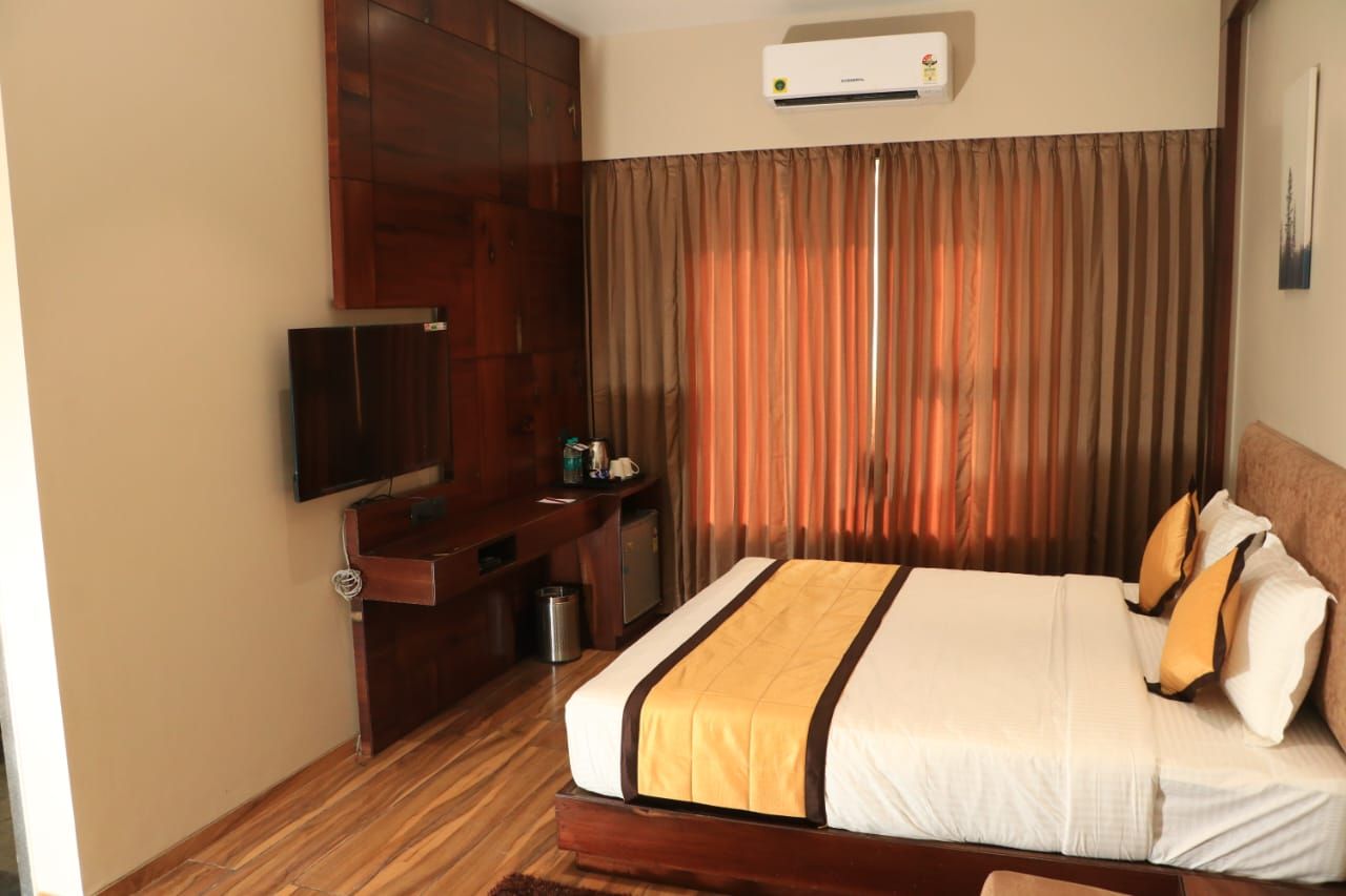 undefined Rudra Royal 9