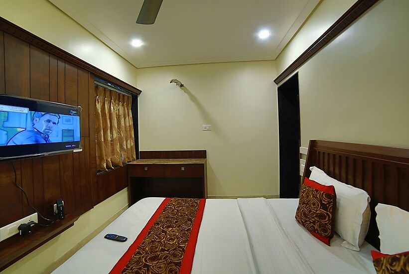 Super Deluxe AC Room