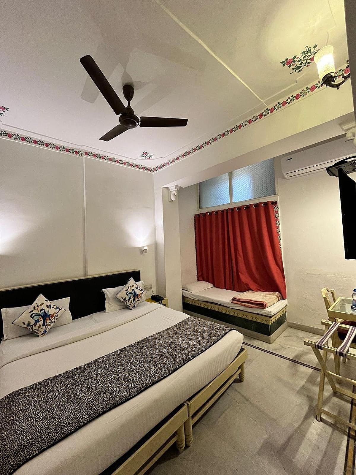 Hotel The Tiger at Lake Pichola- 20m from Gangaur Ghat (Lake Pichola)