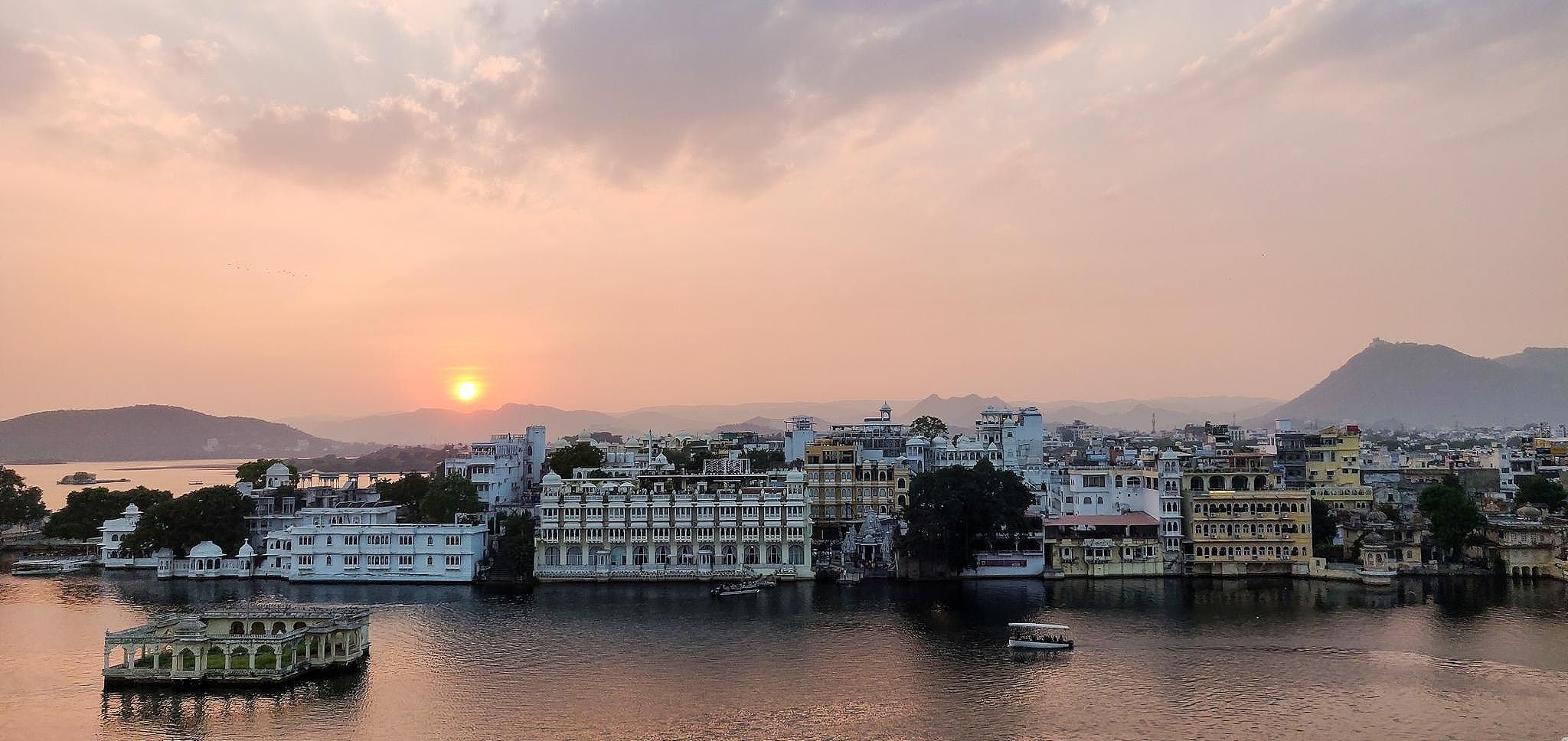 Hotel The Tiger at Lake Pichola- 20m from Gangaur Ghat (Lake Pichola)
