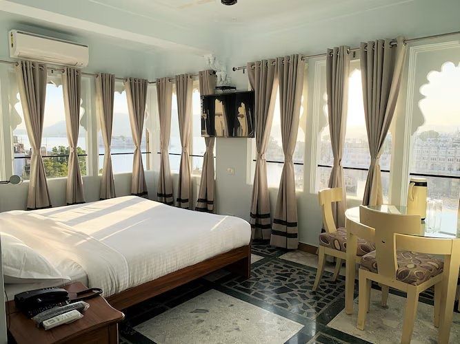 Hotel The Tiger at Lake Pichola- 20m from Gangaur Ghat (Lake Pichola)