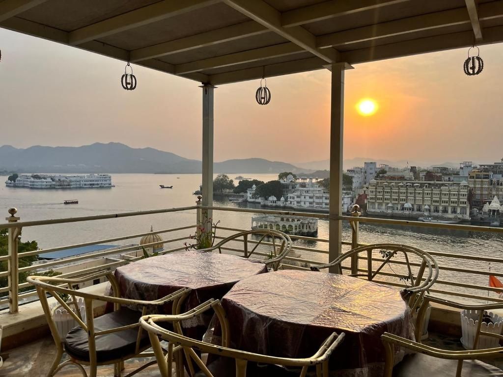 Hotel The Tiger at Lake Pichola- 20m from Gangaur Ghat (Lake Pichola)