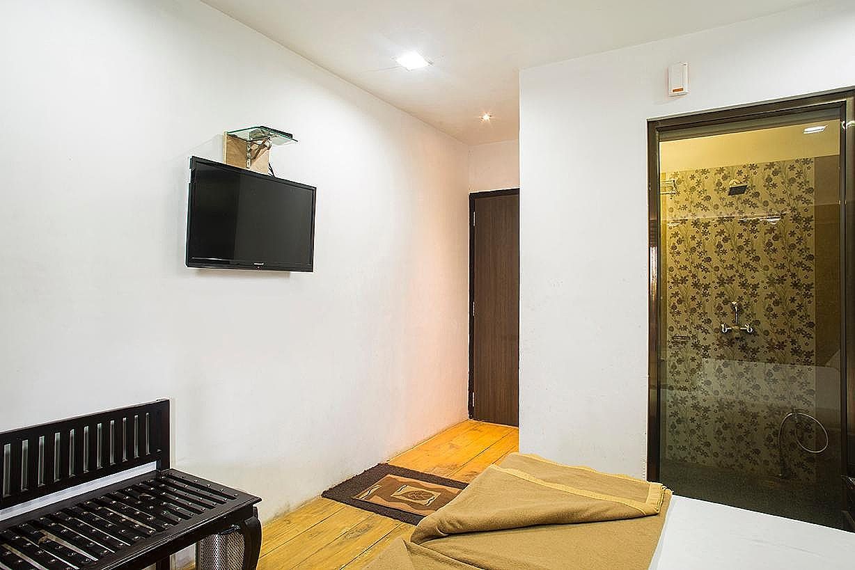 Hotel Vishala's - The Raj Kesar Regency Terrace Room 5