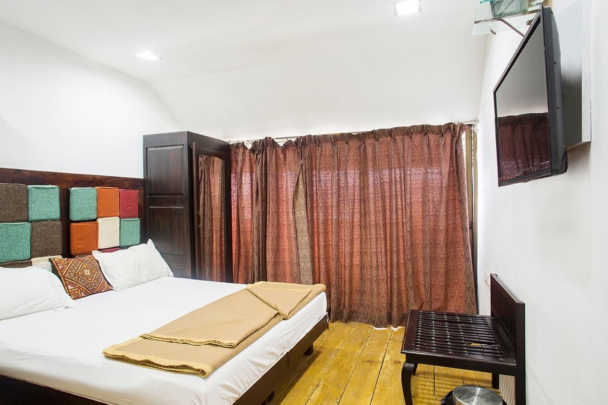 Hotel Vishala's - The Raj Kesar Regency Terrace Room 2