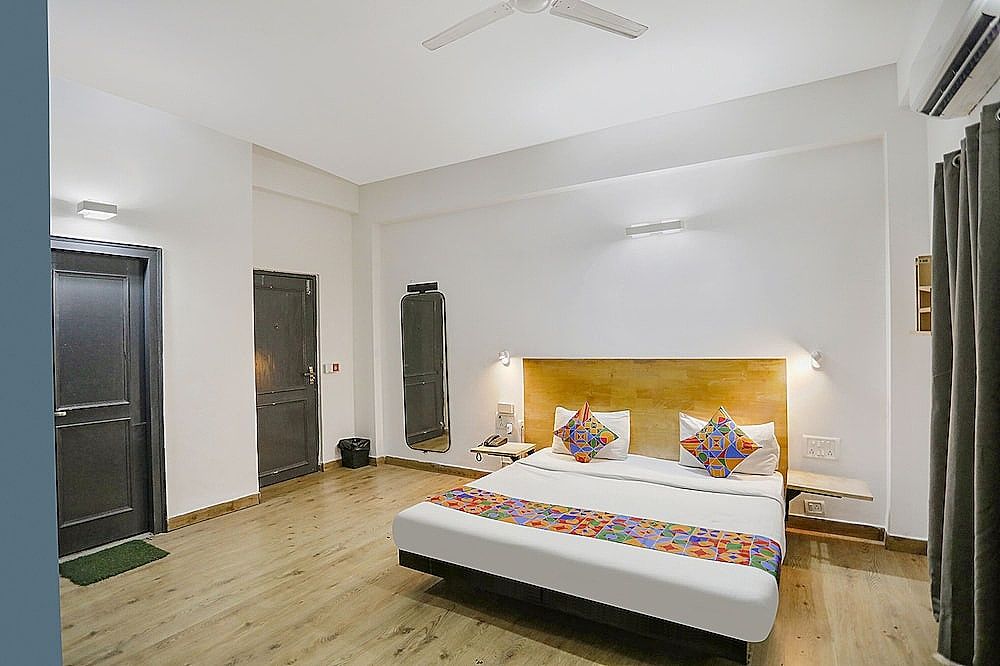 FabHotel F9 H Block Sector 51 Deluxe Room 8
