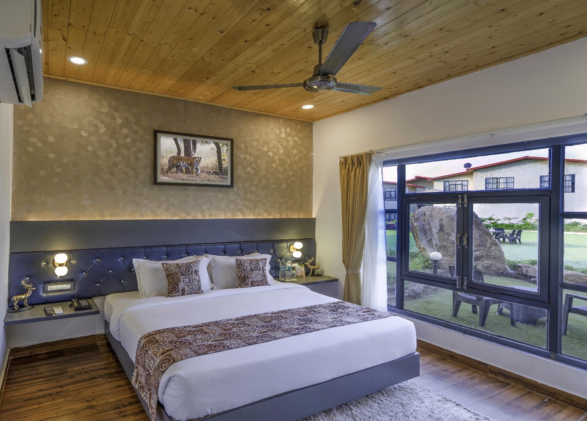 Cottage with Plunge Pool